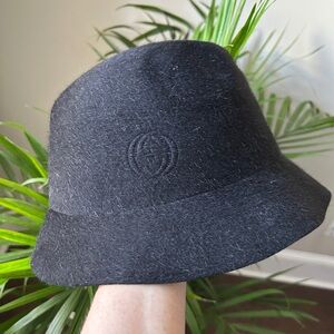 GUCCI Black Rabbit Fur Felt Bucket Hat with Silk Lining - Size L